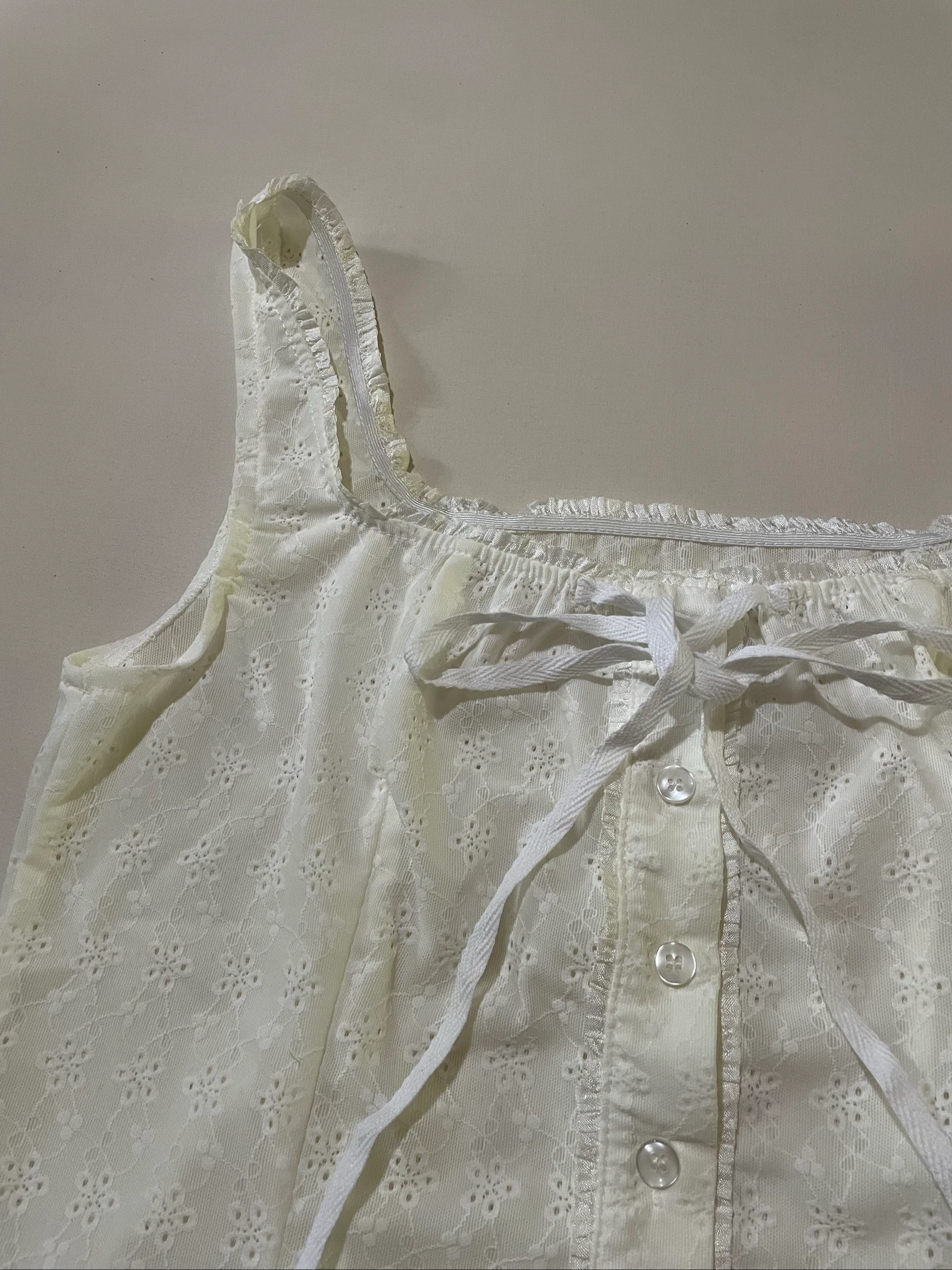 Top branco com bordado inglês – photo 2